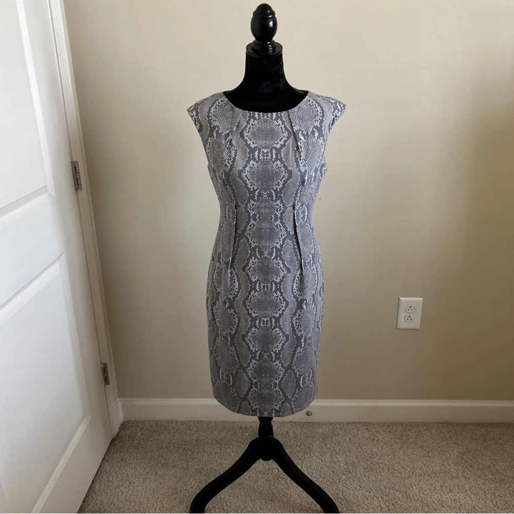 Calvin Klein Women’s Gray Snake Print Dress Size 6 NWT